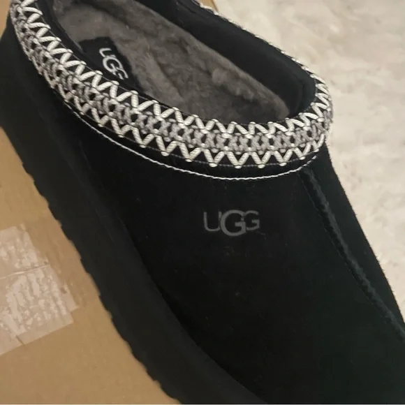 Ugg Tazz slippers